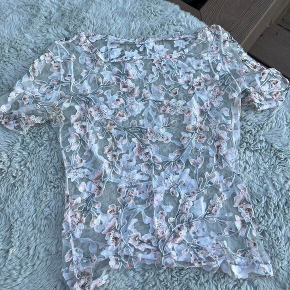 Women's White and Pink flower t shirt - Picture 2 of 2